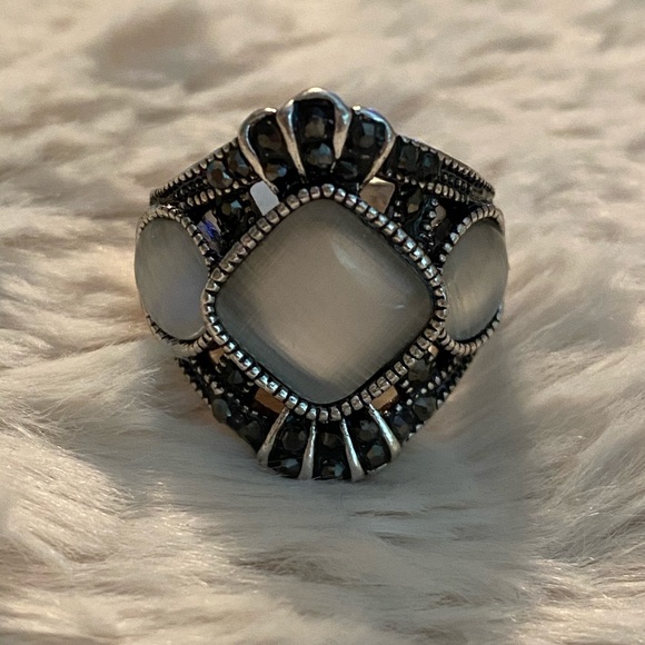 Jewelry - Vintage Bohemian Festival Ring 🌙